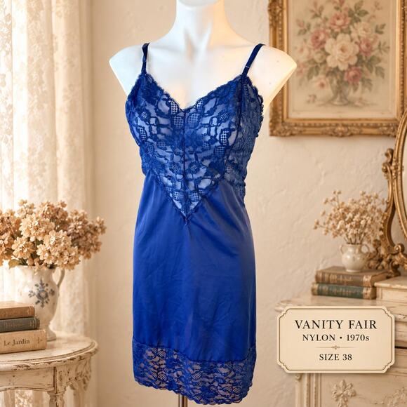 Vanity Fair Other - Vintage Vanity Fair Nylon Slip 1970s Lace Bodice Sweetheart Neckline Size 38